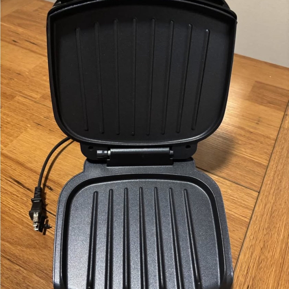 NWOT George Foreman Black Electric Grill - Picture 2 of 2